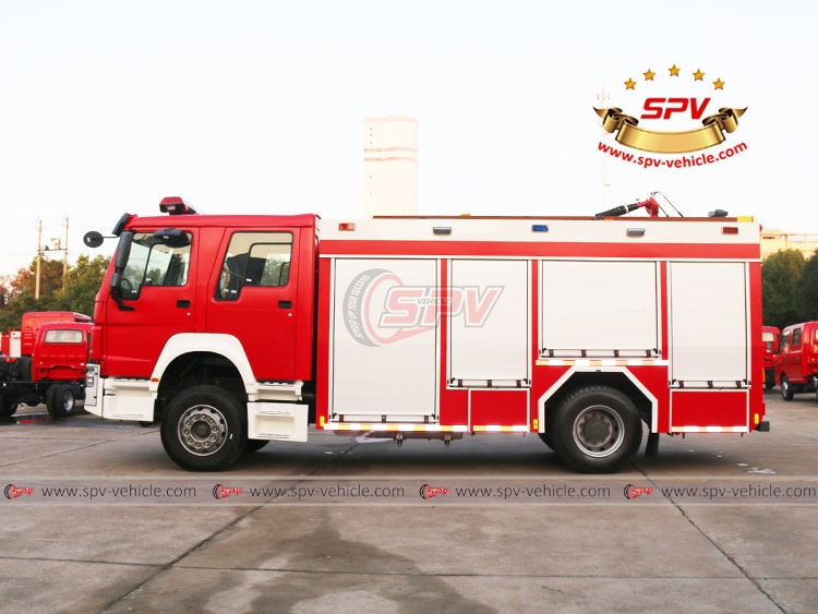 5,000L Water Tank and 1,000L Foam Tank Fire Resuce Truck - Left Side View